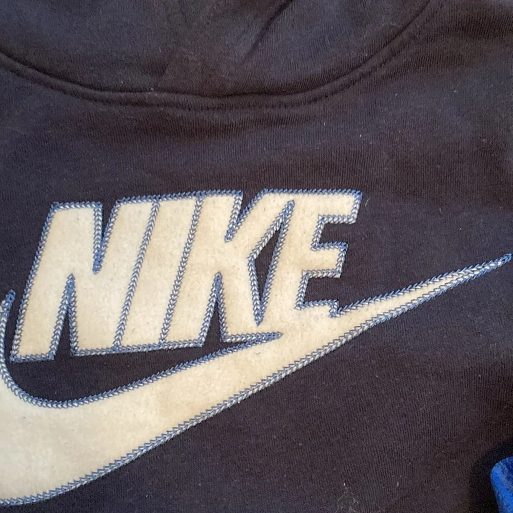 Bundle of 6 Nike hoodies, pull over & 3 sweatpants. Total of 9 items - Picture 6 of 16